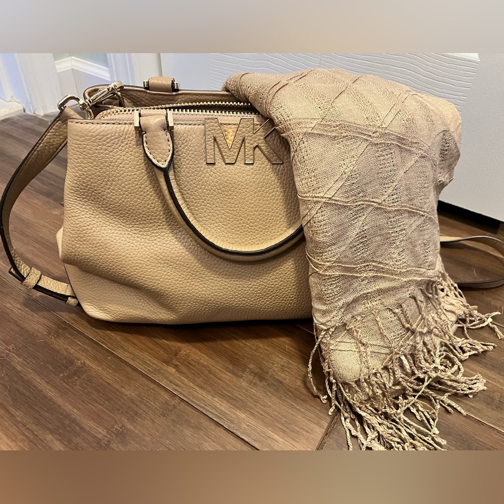 Michael Kors leather tote, crossbody bag